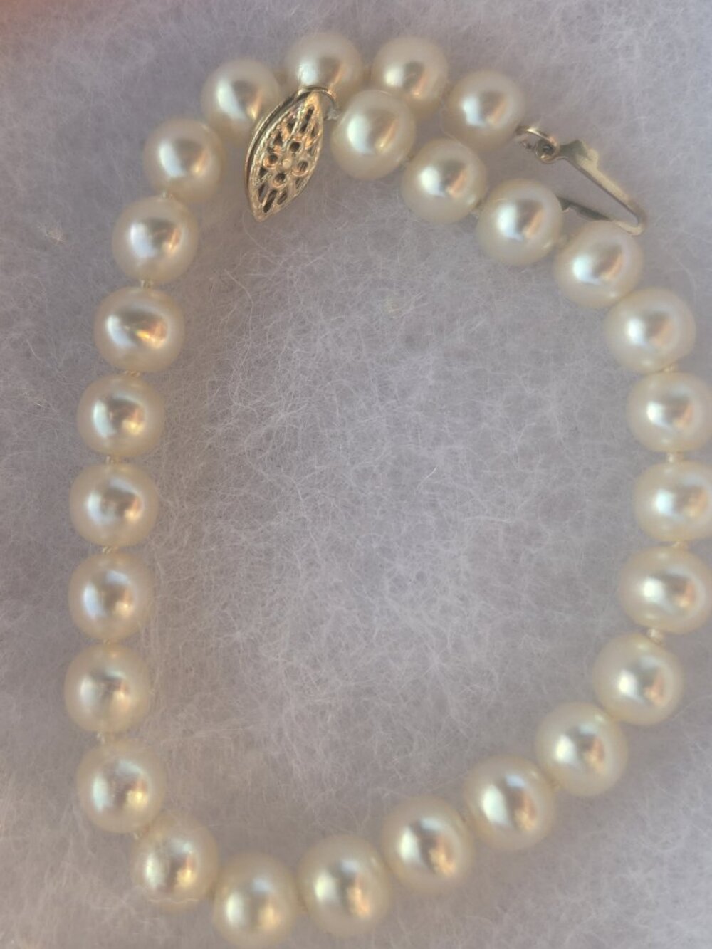 Vintage Akoya saltwater cultured pearl single strand beautiful classic bracelet
